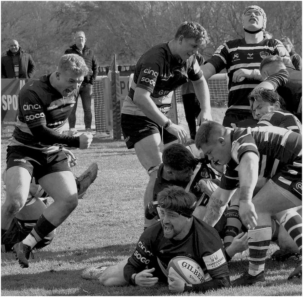 18 TOUCH DOWN by David Pratt