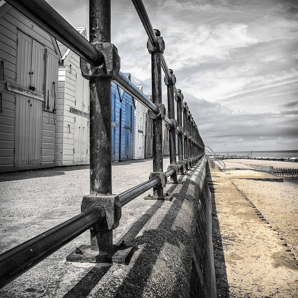 19 DESERTED WALK by Colin Elliott