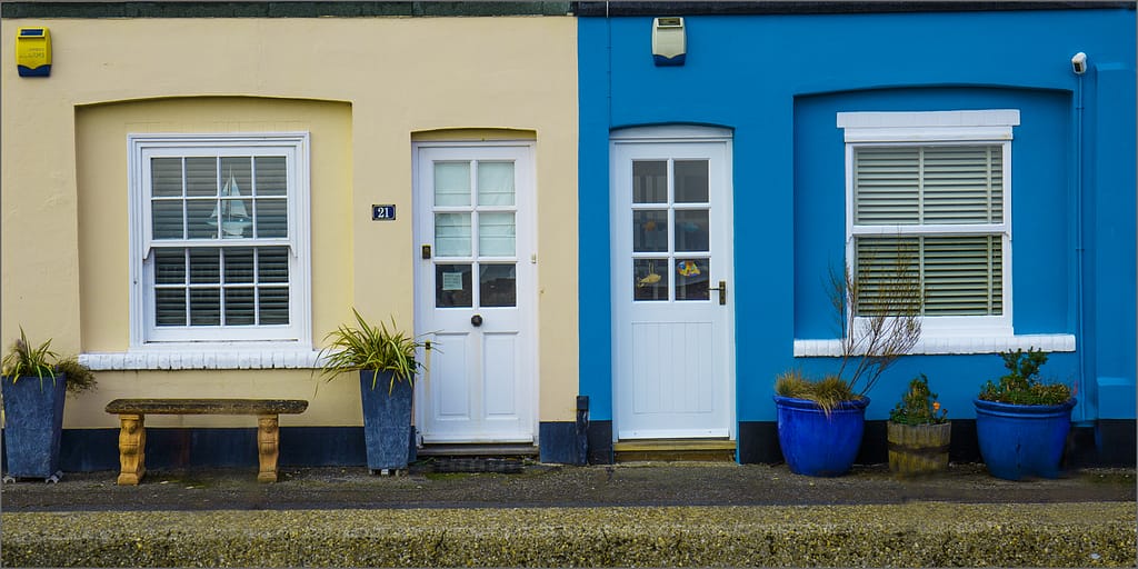 19 SEASIDE HOUSES by Gina Taylor
