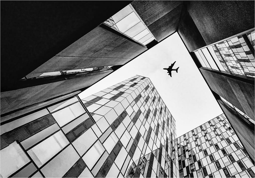 20 LOOKING UP IN LONDON by Richard Burn