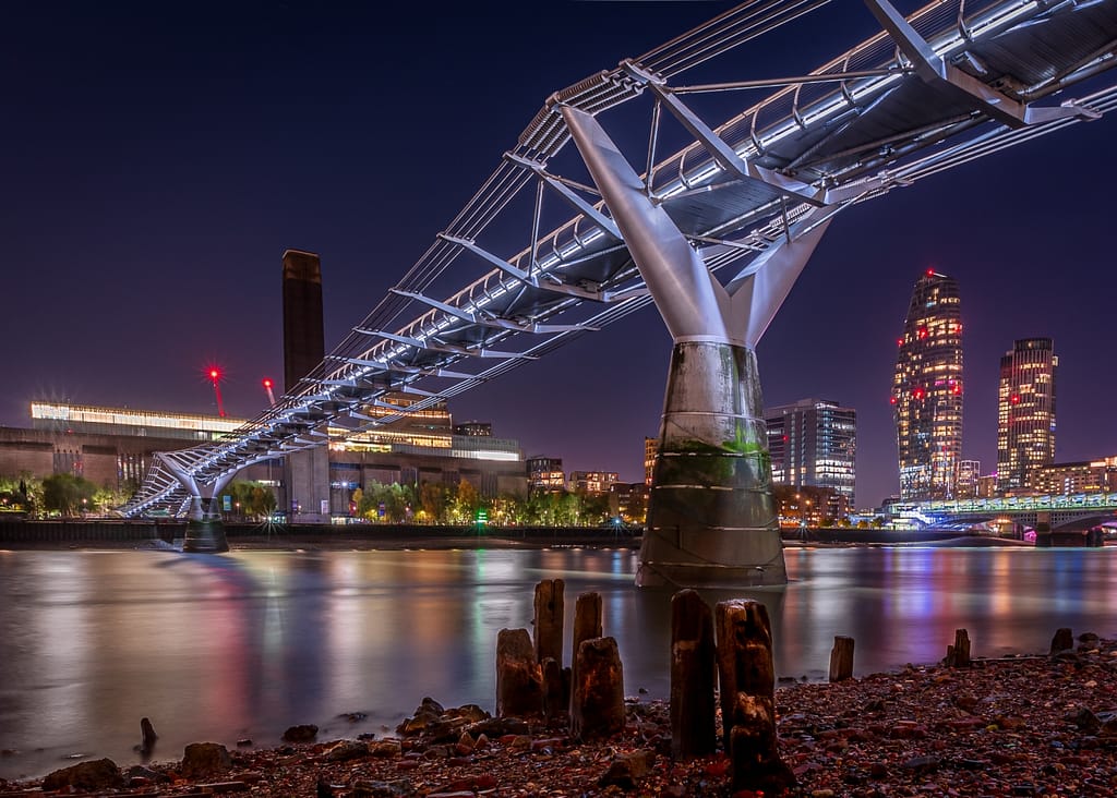 18 TATE VIEW by Ian Gutteridge