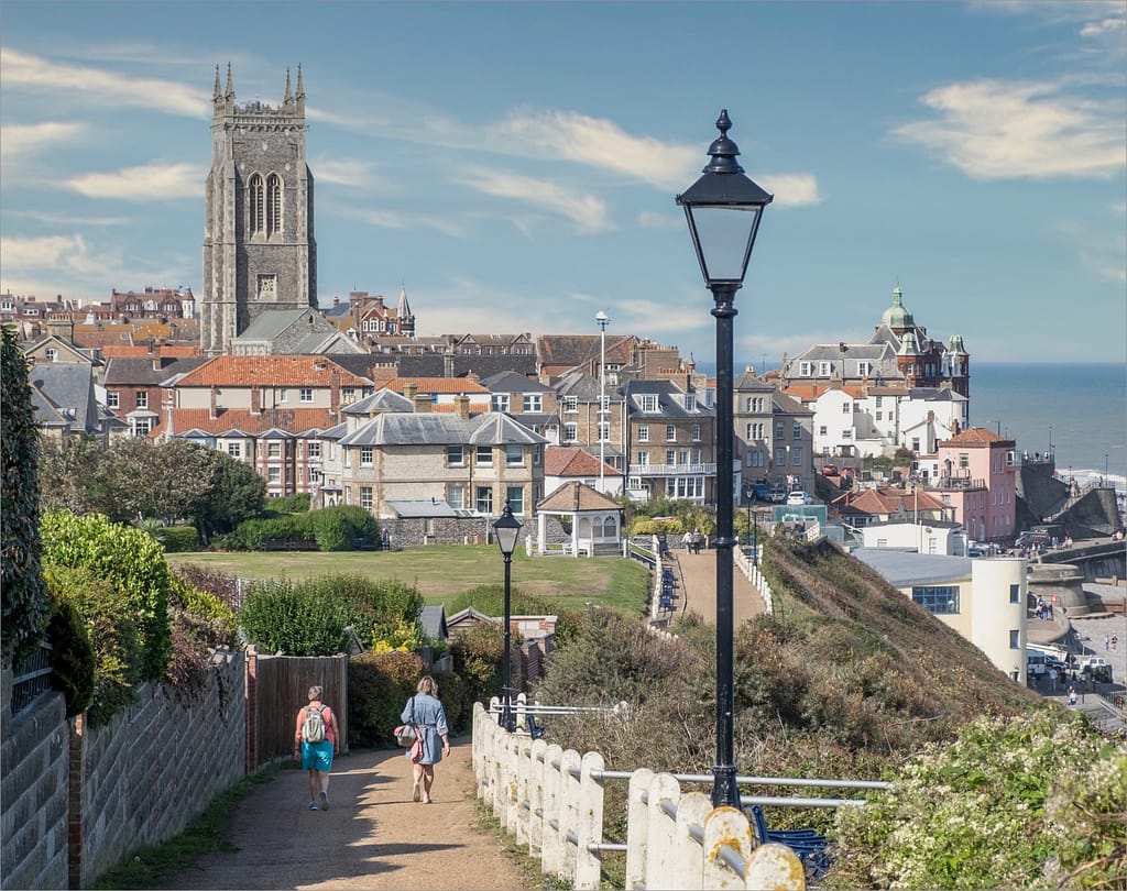 19 COASTAL PATH CROMER by Richard Burt