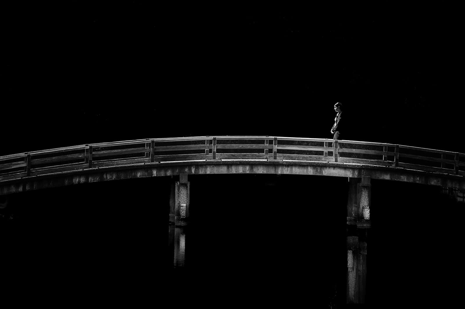 19 GIRL ON A BRIDGE by Gary Chester
