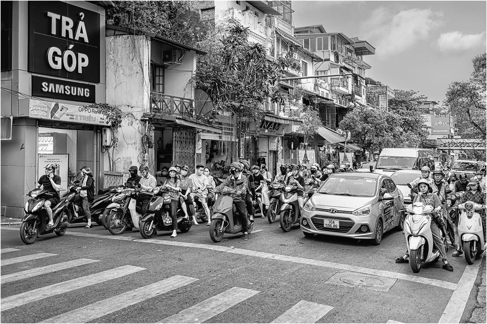 20 TRAFFIC LIGHTS GRAND PRIX, HANOI by Richard Burn