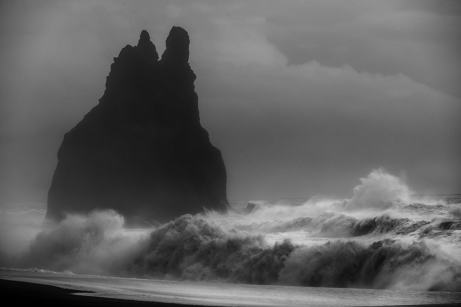 Commended CRASHING WAVES VIK by Lee Odell