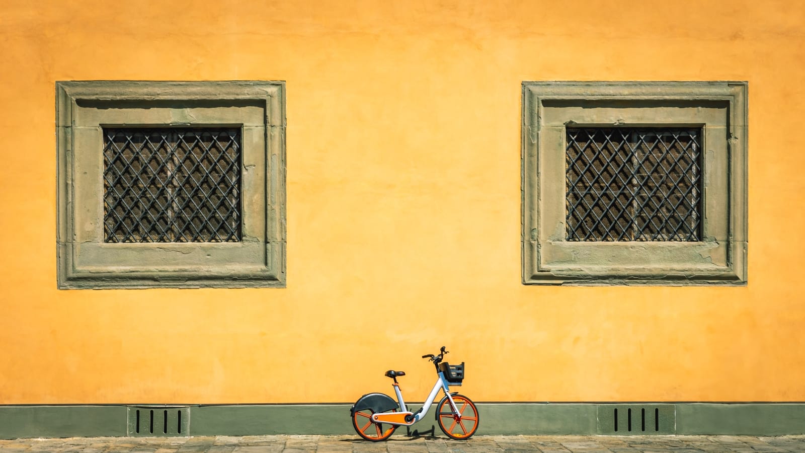 21 LONELY RIDE by Ian Gutteridge