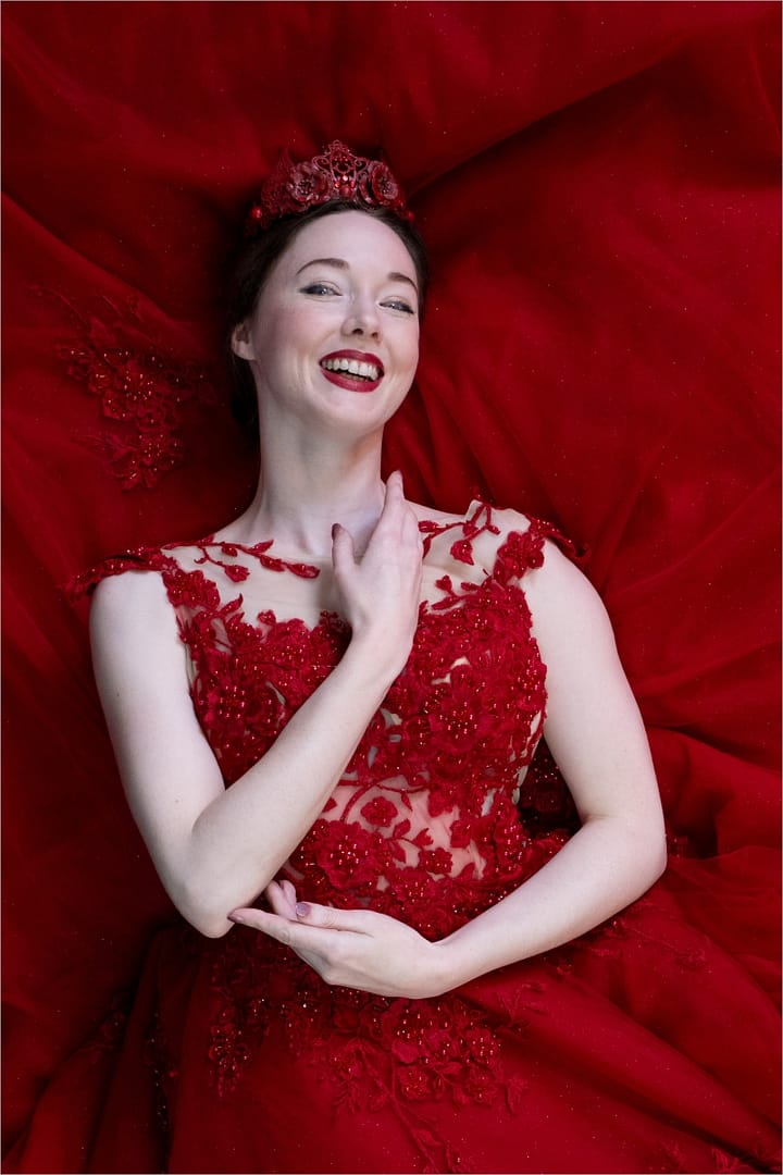 19 RED QUEEN by Richard Burt