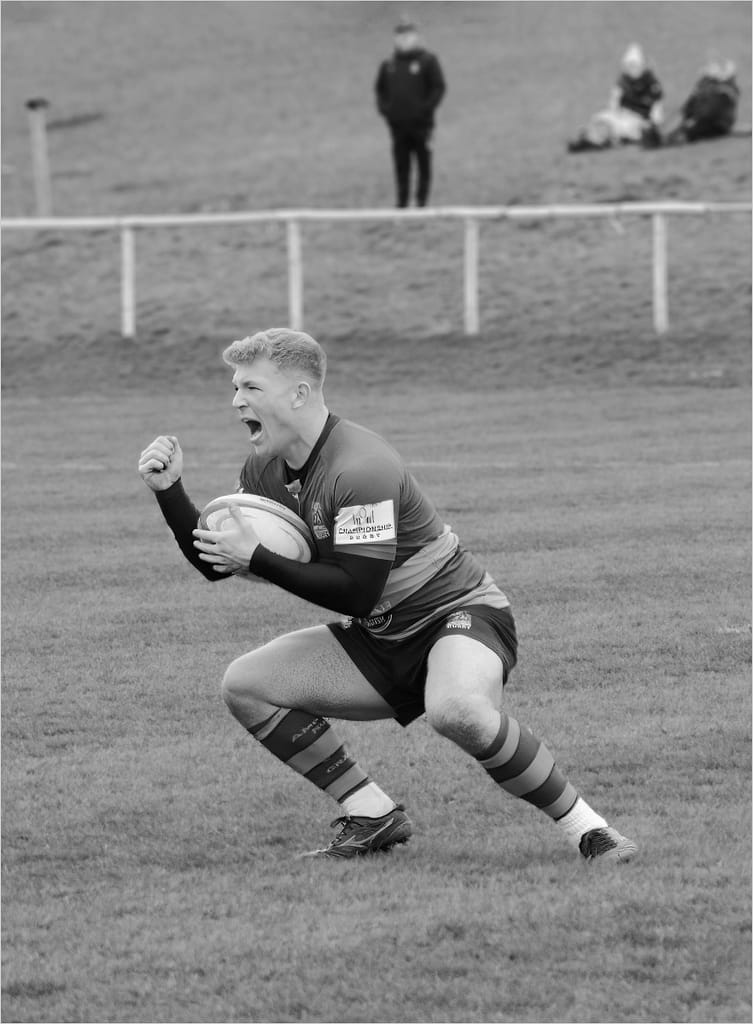 19 THE ROAR by Richard Burt